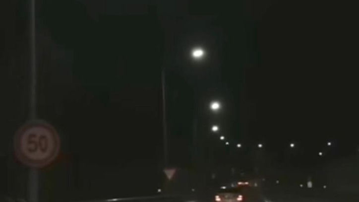 Banyak yang Nanya! Kenapa Lampu Tidak Dipasang Sepanjang Jalan Tol? Ini Jawaban Sebenarnya