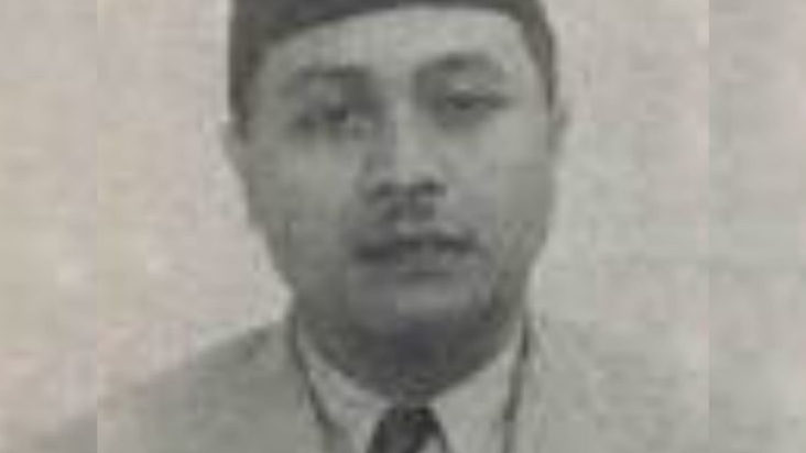 Profil Abdoel Gaffar Pringgodigo, Mensesneg Indonesia Pertama di tahun 1945