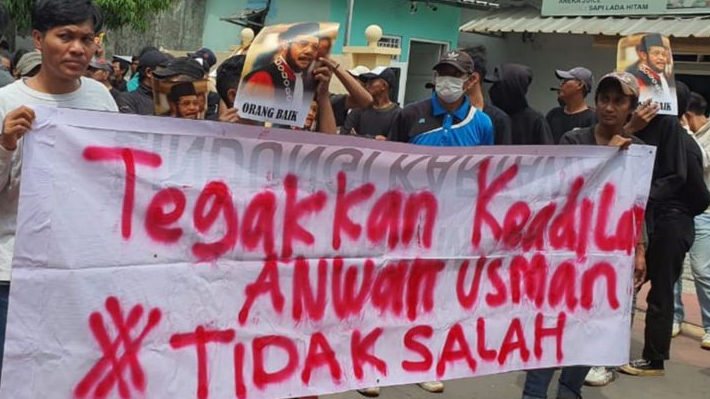 Aksi di PTUN, Massa Sebut Eks Ketua MK Korban, Segera Hentikan Narasi Penjahat Konstitusi