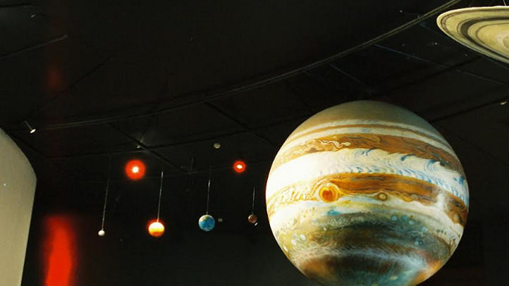 Hari Ini! Jadwal Piknik Malam Bulan dan Jupiter di TIM, Ada Teleskop dan Talkshow Gratis