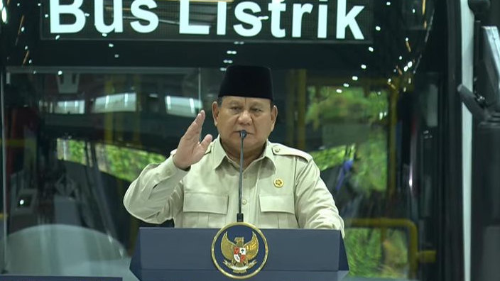 Heboh Prabowo Pasang Target Besar, Sedan Listrik Massal 2028 'Siap' Diproduksi!