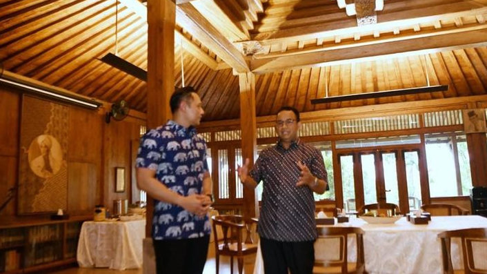 Demokrat Mengeluh pada Anies Baswedan : Mas Anies Kok Jalannya Agak Zigzag ke Kiri ke Kanan