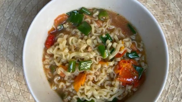 Resep Mie Ebroh Pedas Segar, Racikan Indomie yang Bikin Nagih di Cuaca Dingin