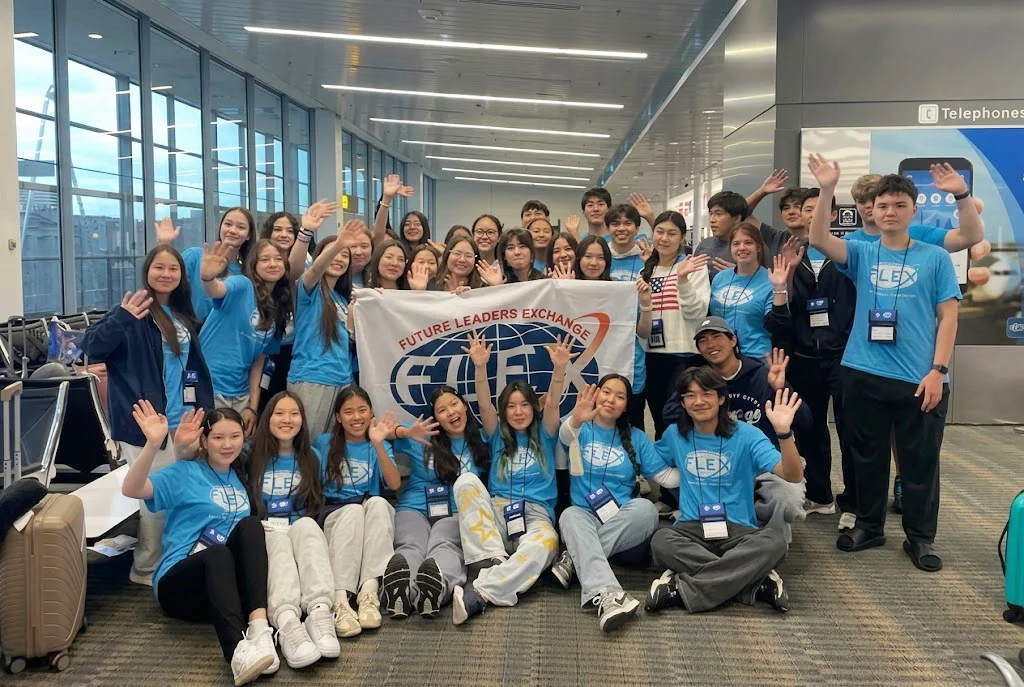 Program FLEX Global memberikan kesempatan kepada siswa Indonesia terpilih untuk bersekolah selama satu tahun akademik di Amerika Serikat dan tinggal bersama keluarga angkat. (Foto: id.usembassy.gov)