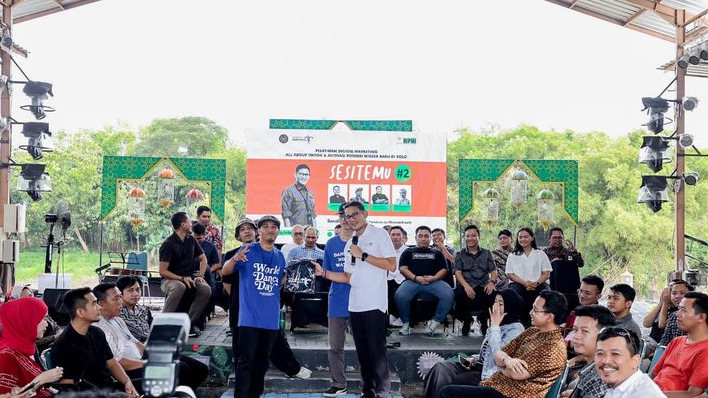 Tingkatkan Daya Saing Pelaku UMKM Lewat Digitalisasi, Sandiaga Uno Komitmen Bantu Kembangkan UMKM di Solo