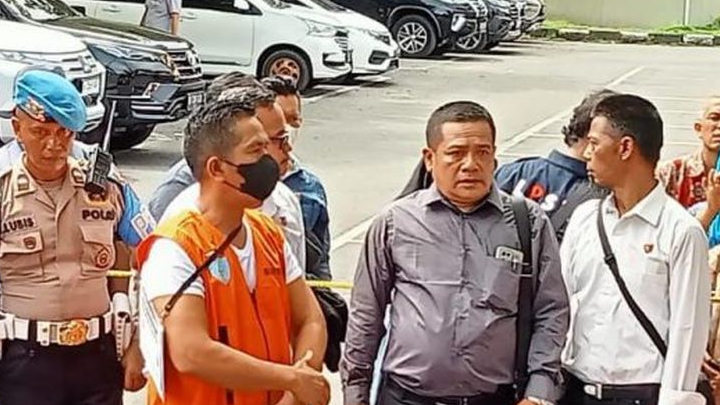 Ternyata AKBP Achiruddin Menangis dan Berulangkali Peluk Anaknya Aditya : Zikir Ya Nak