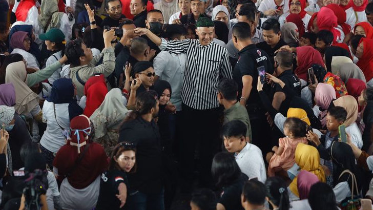 Kongres Akbar Jatim Expo, Ganjar Pranowo Terima Mandat Kepemimpinan dari 10 Ribu Emak-Emak