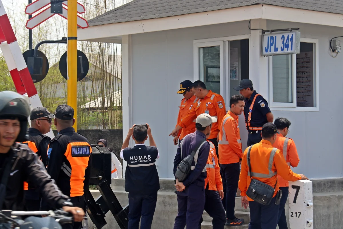 KAI Daop 3 Cirebon Operasikan 6 Gardu Perlintasan Kereta, 21 Titik Masih Dibangun