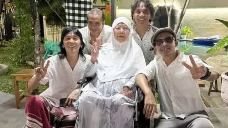 Kenangan Bunda Iffet: Lebih dari Sekadar Ibu Bagi Grup Band Slank, Tapi Garda Terdepan Pengayom Musisi Indonesia