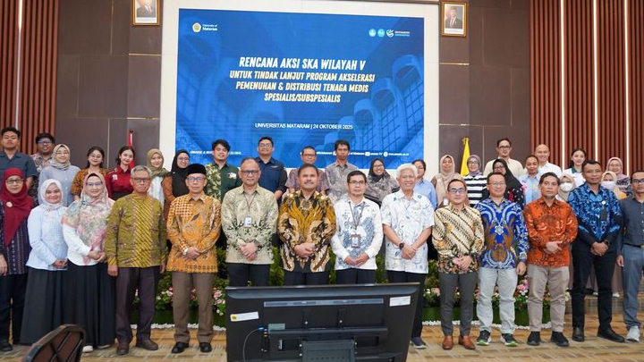 Kemdiktisaintek Pacu Akselerasi Dokter Spesialis NTB Lewat Sistem Kesehatan Akademik Wilayah V