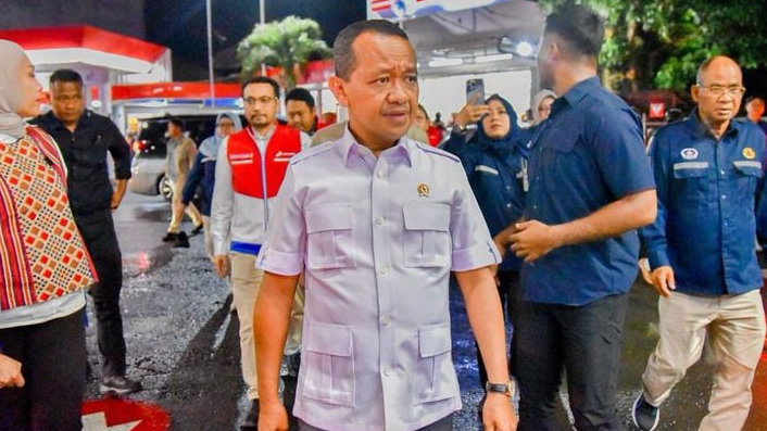 Listrik Padam di Ratusan Desa Aceh, Bahlil Salurkan 1.000 Genset untuk Warga Terdampak Banjir
