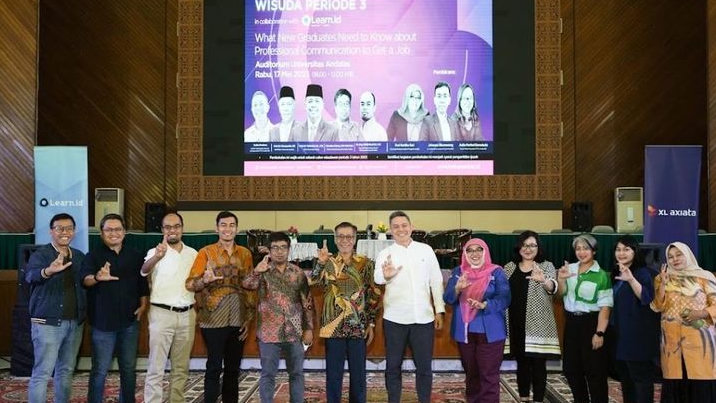 XL Axiata Future Leaders Berikan Tips Hadapi Dunia Kerja Pada Ribuan Mahasiswa di Padang dan Bandung