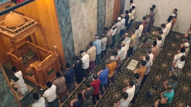 Duka Ikut di Rasakan di Lingkungan Pesantren Al Khoziny, Warga Sekitar Menggelar Shalat Gaib: Mereka Wafat dalam Keadaan Syahid