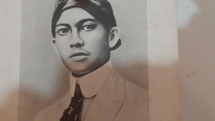 Menelisik Pemikiran Soekarno Dalam Buku Dibawah Bendera Revolusi
