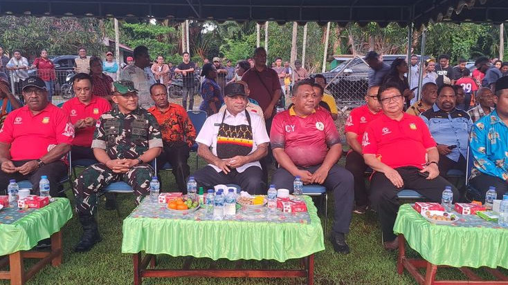 Gubernur Matius Fakhiri Buka Liga Top Skor Papua 2025, Cetak Generasi Emas Lewat Sepak Bola