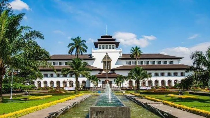 Pemdaprov Jabar Dorong Pengembangan Pariwisata dan Ekonomi Kreatif Melalui Smiling West Java Academy