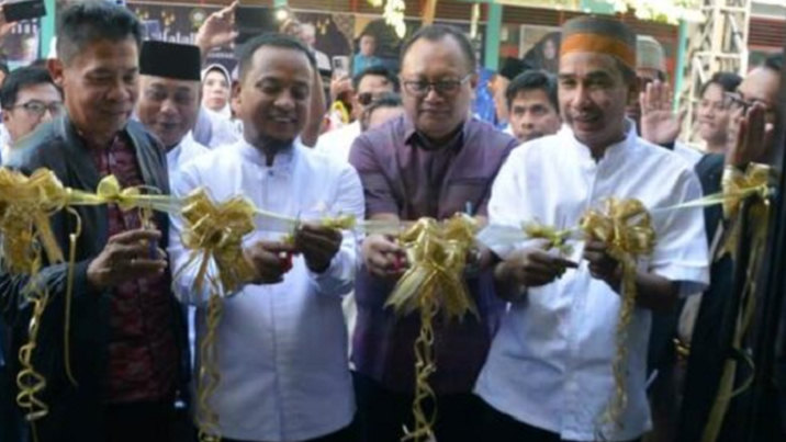 Andi Sudirman Sulaiman Bersama Rudianto Lallo Resmikan Sekretariat IKA SMAN 6 Makassar