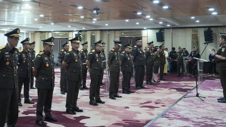 Jaksa Agung Lantik 14 Kajati dan 16 Pejabat Eselon II, Tekankan Integritas hingga Adaptasi Digital