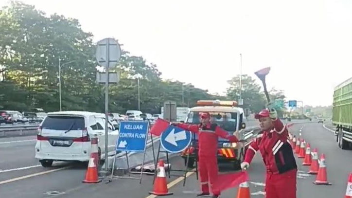 Tol Jagorawi Tergenang, Sejumlah Lajur Lumpuh dan Rest Area Ditutup