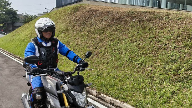 Pentingnya Chest Protector untuk Perlindungan Tambahan Saat Berkendara Jarak Jauh
