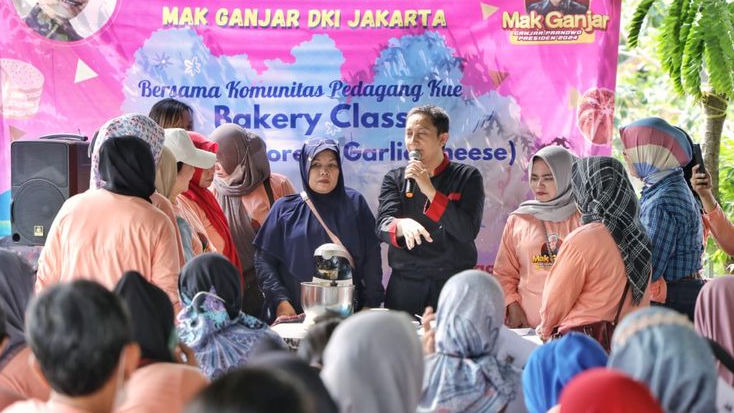 Gandeng Komunitas Pedagang Kue, Mak Ganjar Gelar Pelatihan Pembuatan Roti Boy di Jakarta Pusat