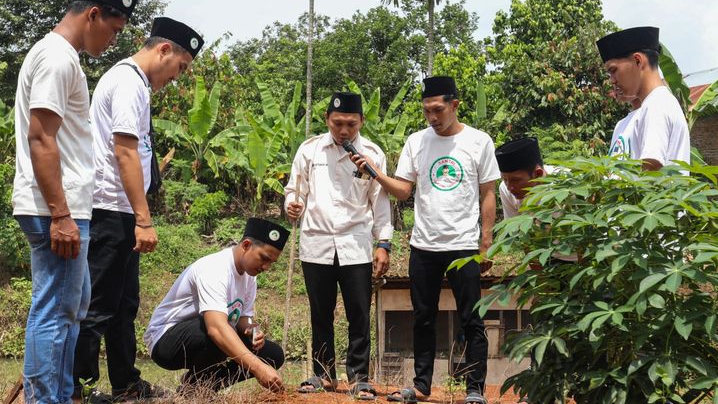 Asah Kemampuan Santri dalam Bertani, Sukarelawan Ganjar Gelar Pelatihan Tanam Jagung di Deli Serdang