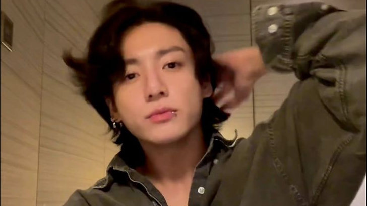 Di Tengah Ancaman Gugatan Plagiat, BigHit Music Rilis Lagu 'Seven' Jungkook BTS Versi Remix