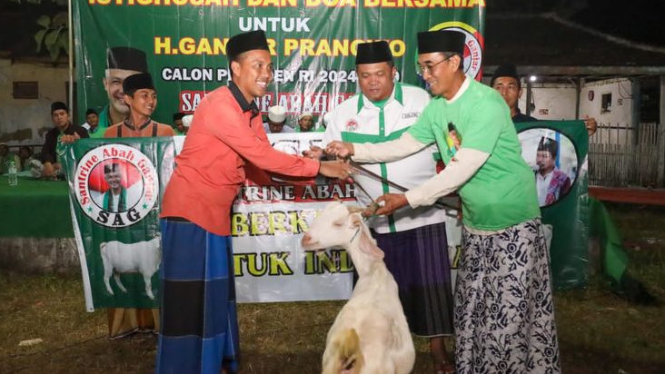 Santrine Ganjar Sedekah Hewan Kurban untuk Ponpes Raudlatul Ulum di Bangkalan