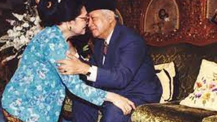 Kisah Cinta Soeharto dan Ibu Tien, Anak Petani yang Menikah dengan Putri Bangsawan Jawa