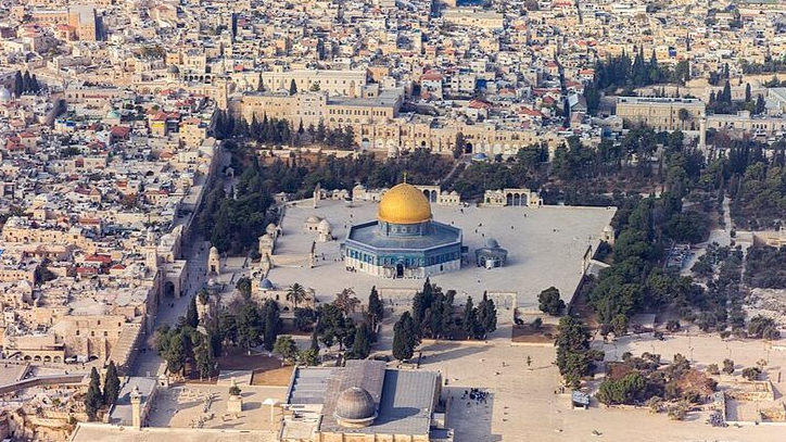 Yahudi Israel Serbu Masjid Al Aqsa dan Kibarkan Bendera Israel di Kompleks Masjid