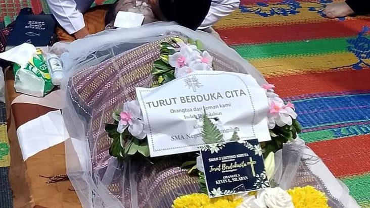 Keteguhan Hati Kevin Silaban Komandan Paskibra Humbahas Tinggalkan Jenazah Ayahnya yang Baru Meninggal