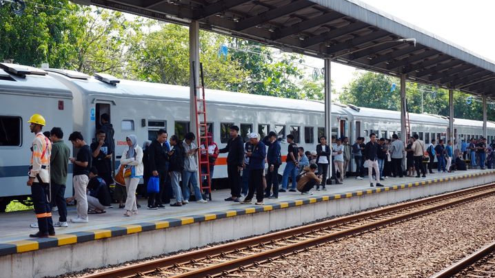 Antisipasi Lonjakan Libur Panjang HUT KE 80 RI, KAI Cirebon Tambah 2.560 Tiket