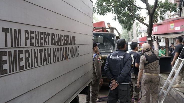 PKL Pasirkaliki Dibongkar, Farhan: Sekarang Pendekatannya Persuasif