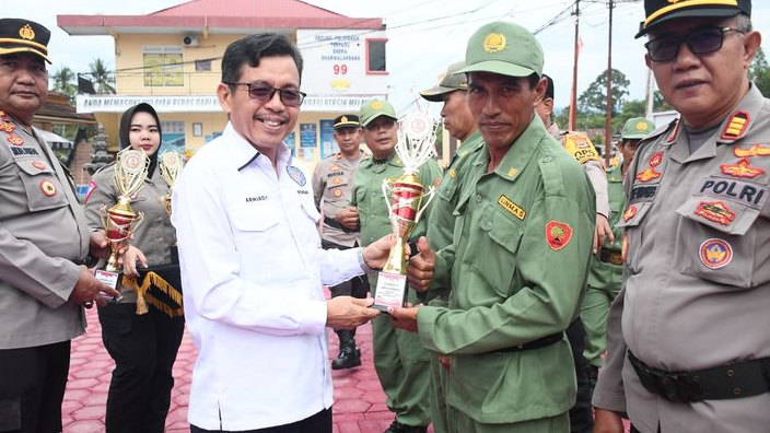 Sekda Luwu Utara Hadiri Apel Siaga Kasar Keamanan Lingkungan