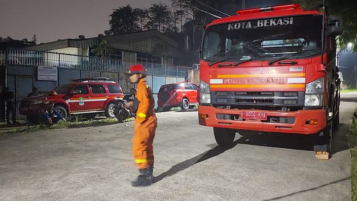 Masih Terjadi Ledakan di Gudang Amunisi Armed Bekasi, Damkar Dilarang Masuk, Warga Dievakuasi Lebih 2 Km