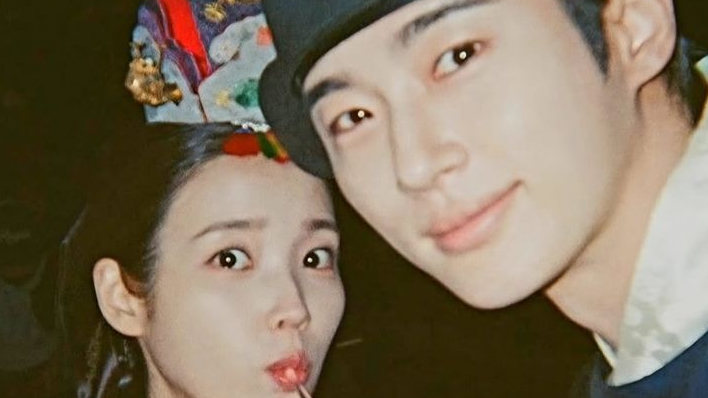 IU dan Byeon Woo Seok Minta Maaf usai Kontroversi Adegan Drama 'Perfect Crown',  Akui Kurang Mendalami Aspek Sejarah