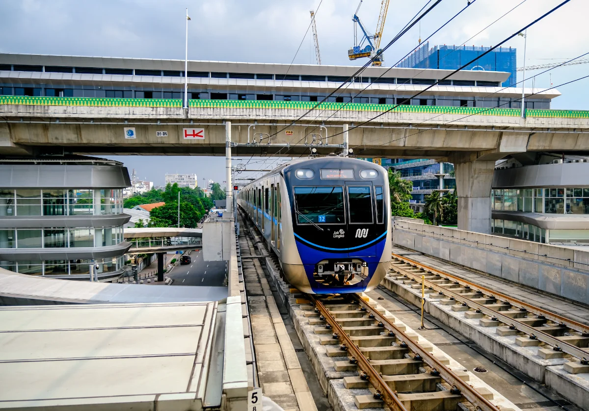 MRT beroperasi hingga dini hari pada tanggal 24 Oktober 2026. Sumber gambar: Noval Gani di Pexels