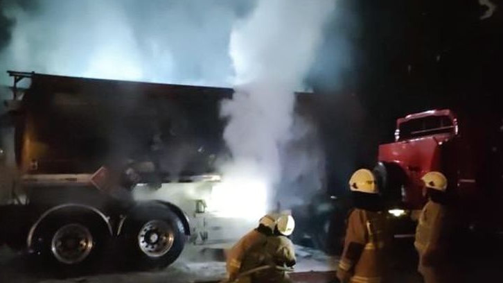 Mobil Tangki Terbakar di SPBU Kemanggisan, Pertamina Gerak Cepat Amankan Situasi dan Pasokan BBM