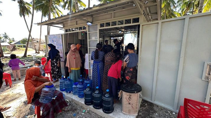 Terima Kasih, 400 Kepala Keluarga di Pulau Karumpa Selayar Kini Nikmati Arsinum