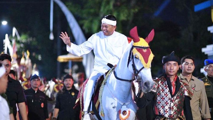 Kirab Budaya Napak Tilas Padjadjaran Memukau Warga, Ekonomi UMKM Sumedang Kian Menggeliat