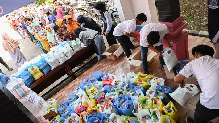 Cukup Dengan Rp 15 Ribu, Warga Pantura Dapatkan Bantuan Sembako Murah dari Relawan Sandi Uno*