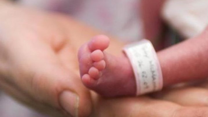 Pemudik Tidak Sengaja Melahirkan Bayi Prematur di Toilet Terminal di Salatiga