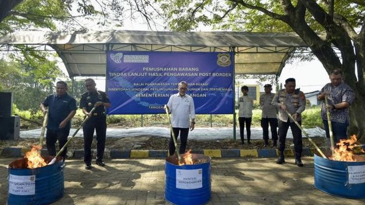 Sidak ke Tangerang, Mendag Musnahkan Barang Impor Ilegal Senilai Rp13,1 Miliar