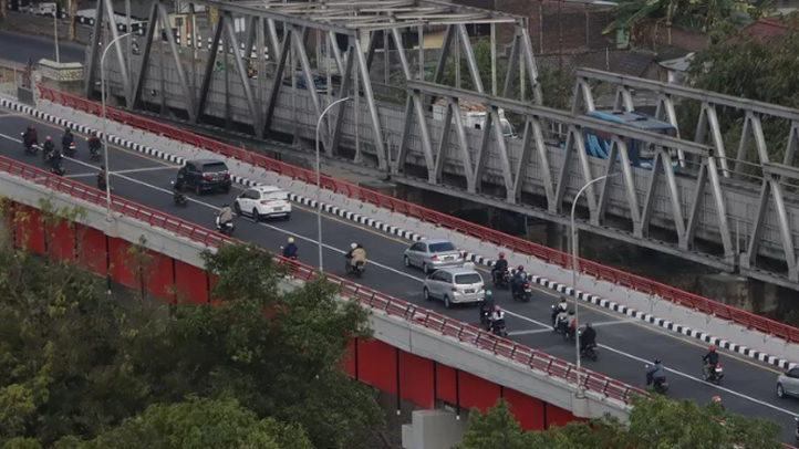 Warga Minta Pemkot Solo Tambah Pengamanan Jembatan Jurug, Imbas Jadi Tempat Bunuh Diri Mahasiswi UNS