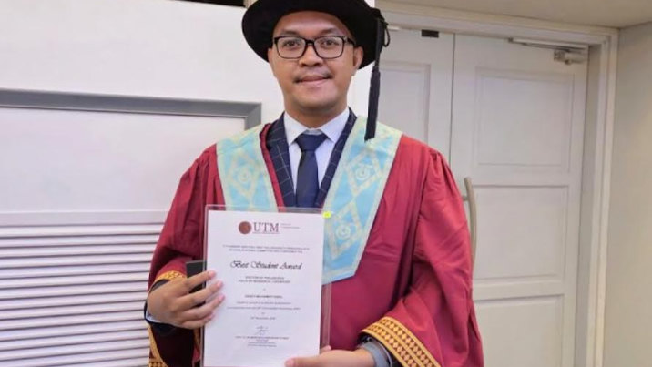 Rendy Iqbal, Dosen UPR Raih Gelar Ph.D. dengan IPK Sempurna di UTM, Boyong Chancellor Award