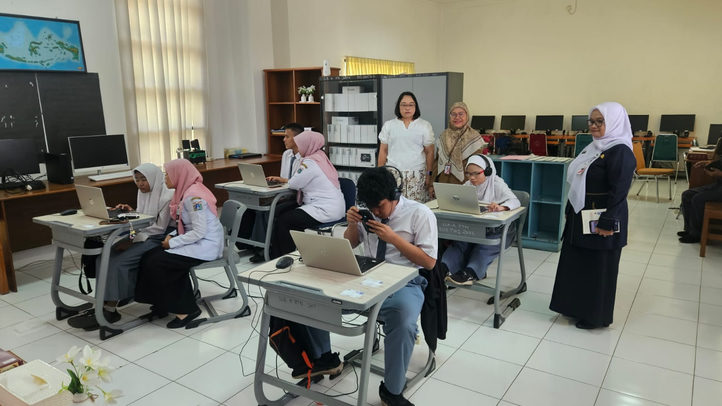 Tes Kemampuan Akademik di SLB Berjalan Lancar, Siswa Disabilitas Antusias Ikuti Ujian