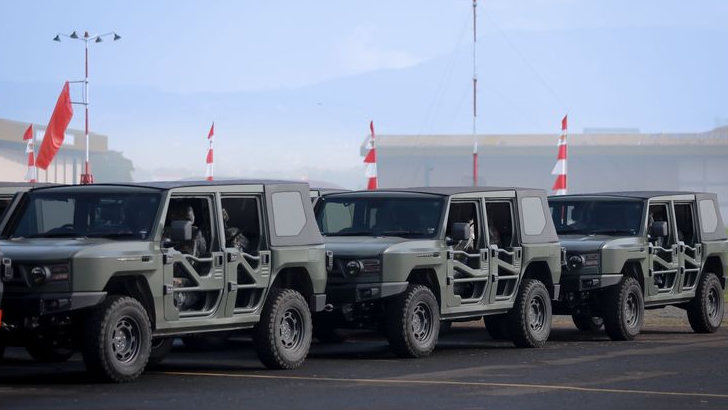 Menhan Serahkan 700 Kendaraan Maung MV3 ke TNI dan Polri