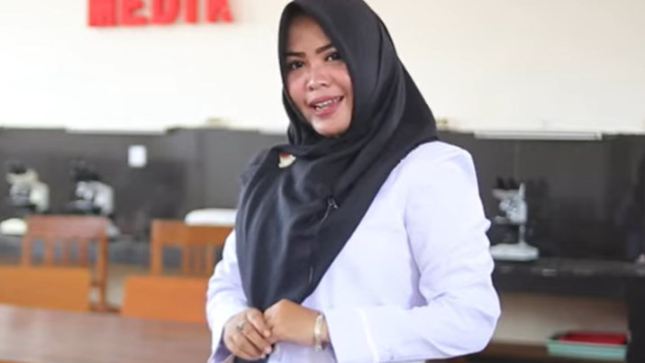 Siapa Prisillia Mutiara Sari? Kepsek SMK CBM Purwokerto Viral Gelar Wisuda Kelulusan Dituding Tak Lulus Sarjana