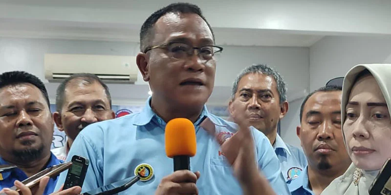 Ketua Umum KSPSI, Moh Jumhur Hidayat menghimbau agar Demo berjalan Damai dan Waspada akan adanya Provokasi