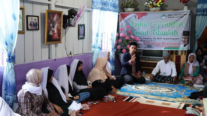 Edukasi Masyarakat Tebing Tinggi, Tuan Guru Ganjar Beri Pengetahuan Seputar Sujud Tilawah
